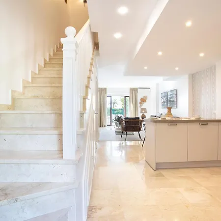 Genteel Laguna Beach Estepona