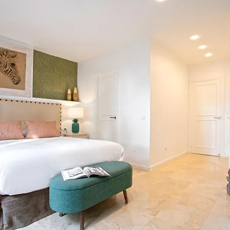 Genteel Laguna Beach Holiday home Estepona