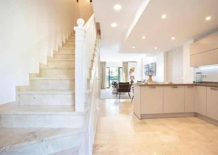 Genteel Laguna Beach Estepona