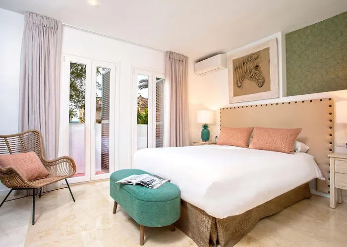 Genteel Laguna Beach * Estepona